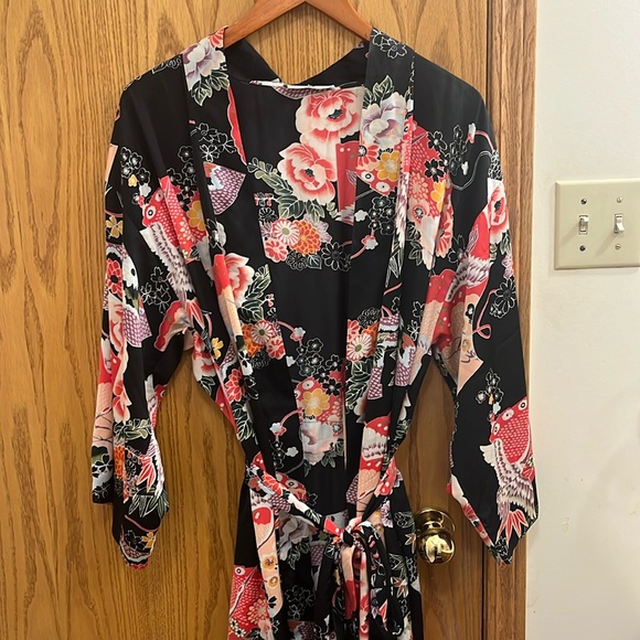 N Natori Crane Floret Robe - Picture 2 of 8